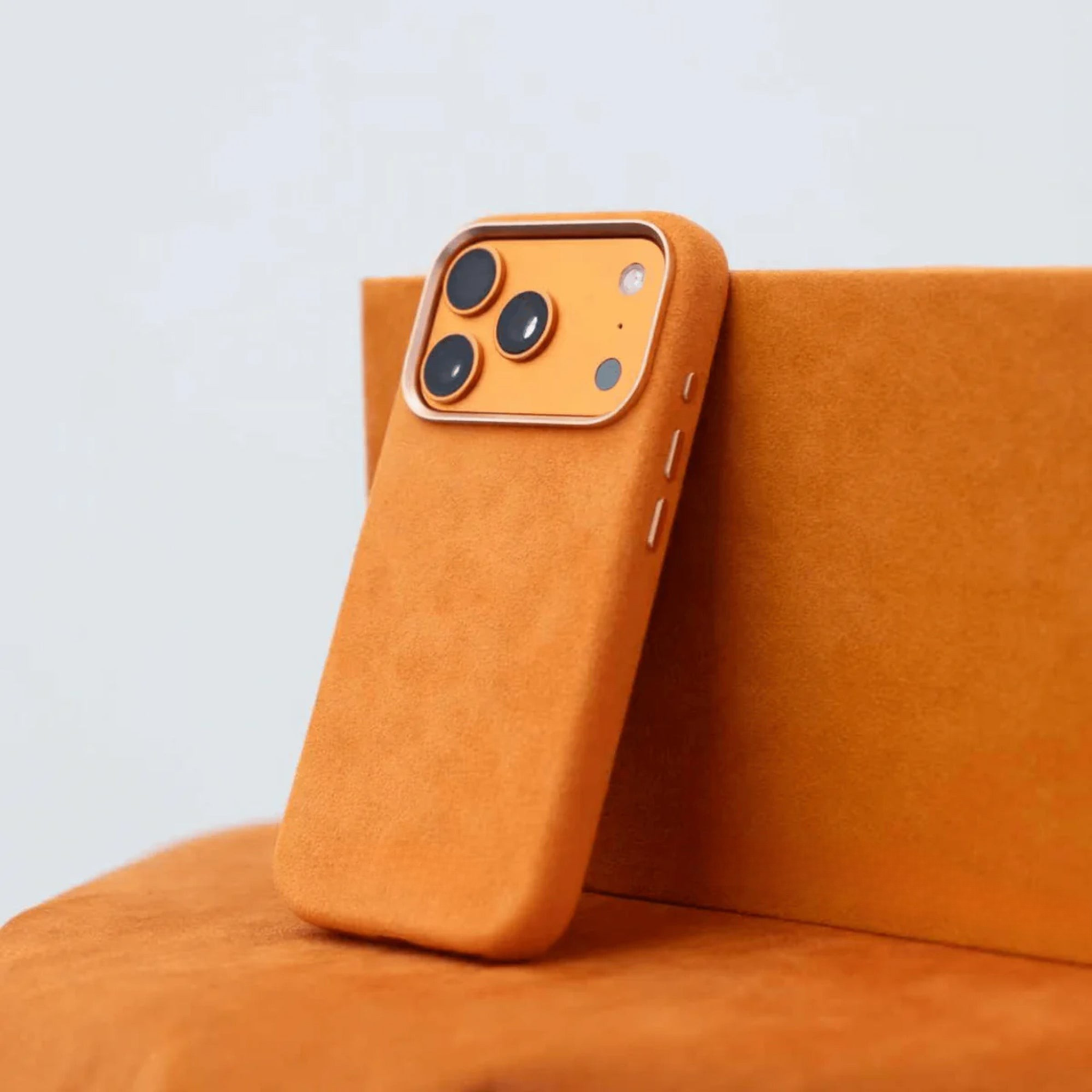 iPhone 17 Pro - Coque en Alcantara - Orange