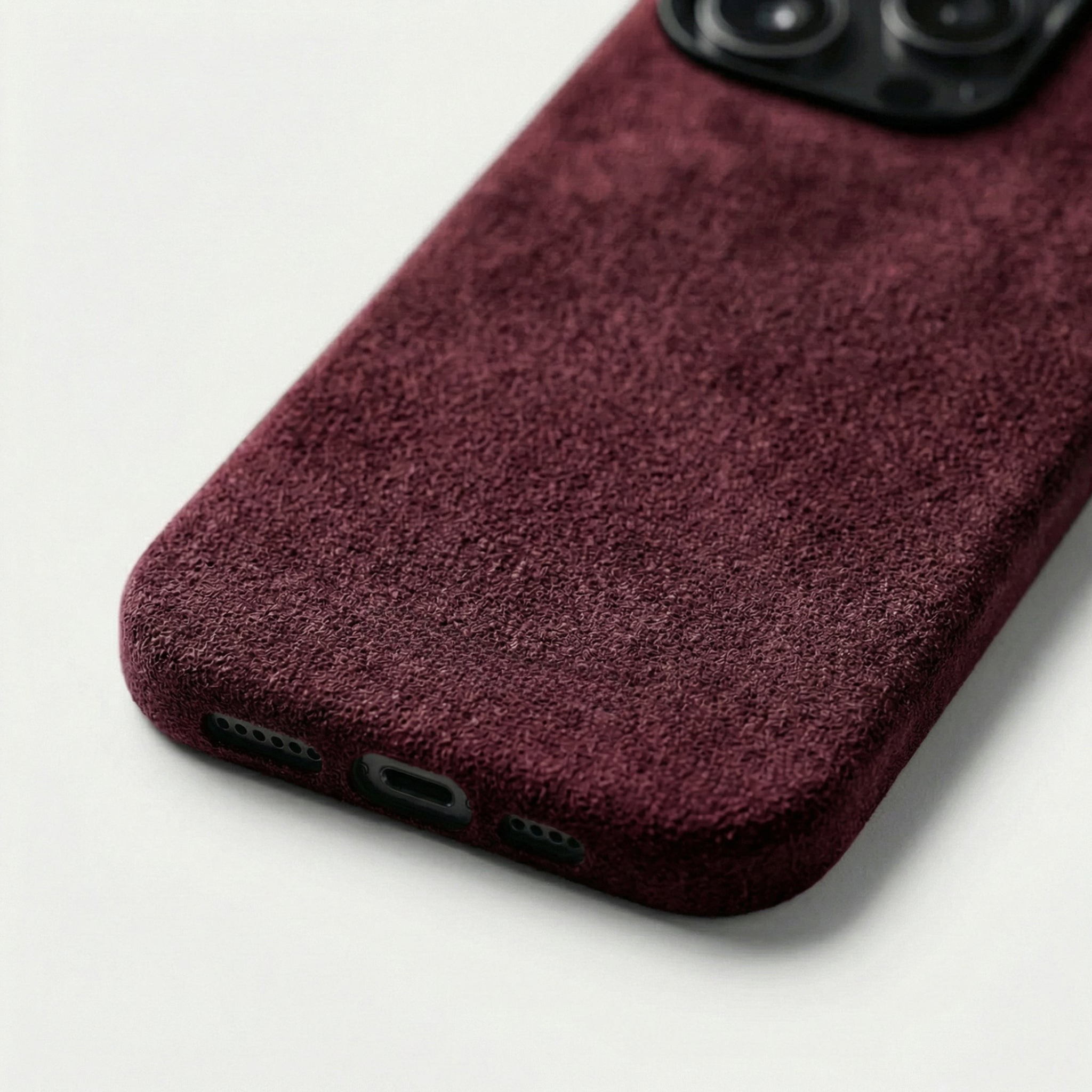 iPhone 16 Pro - Coque Alcantara - Rouge Bordeaux