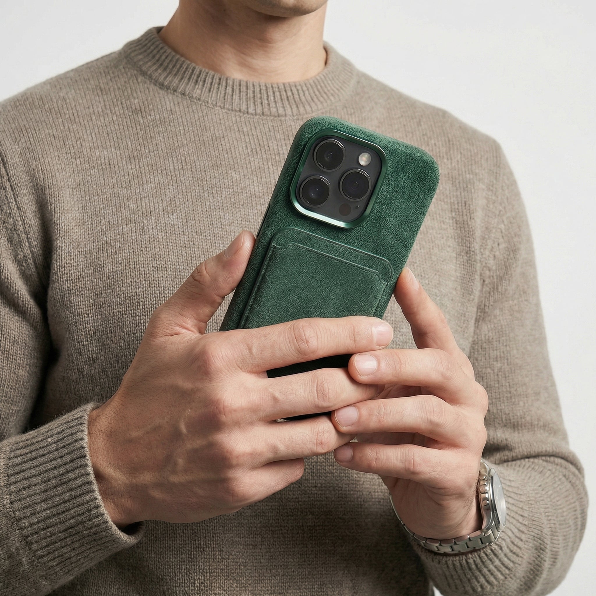 iPhone 16 Pro - Coque Alcantara - Vert nuit