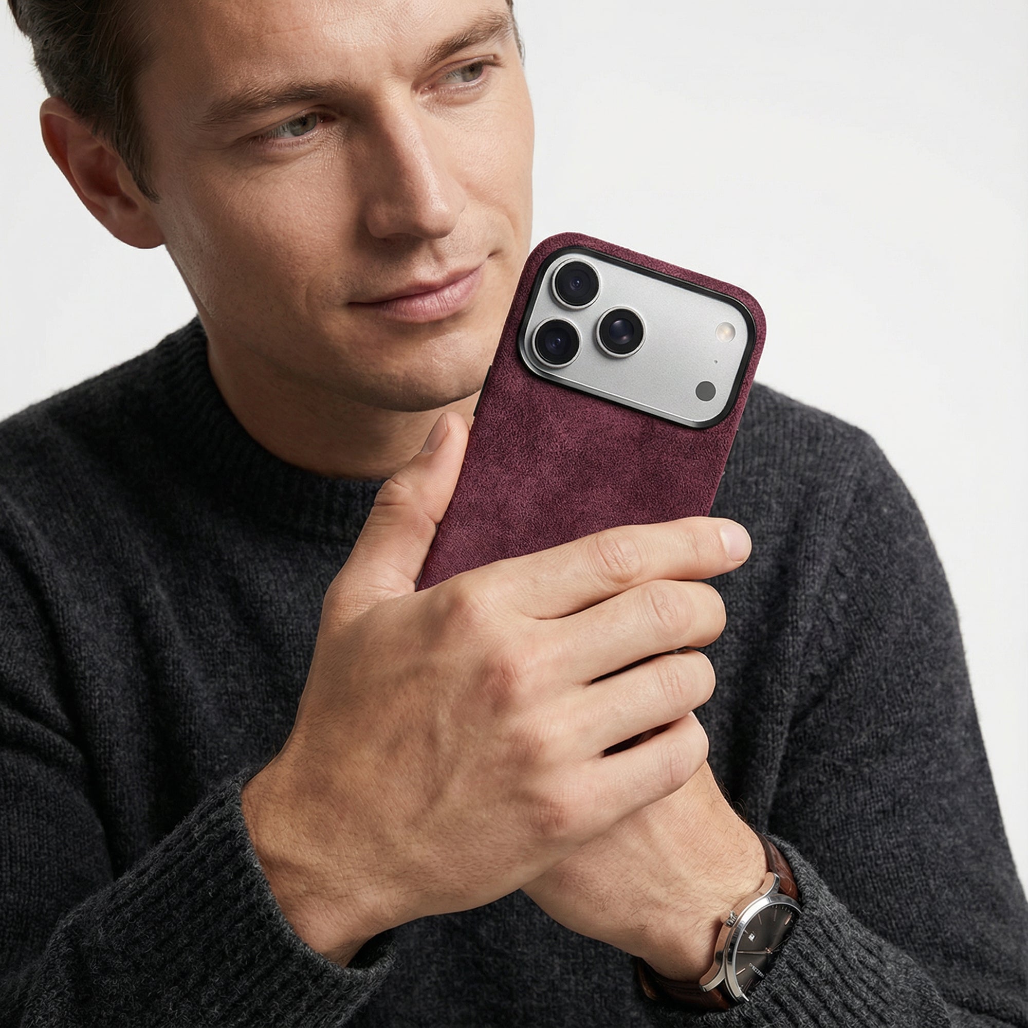 iPhone 17 Pro - Coque en Alcantara - Rouge bordeaux