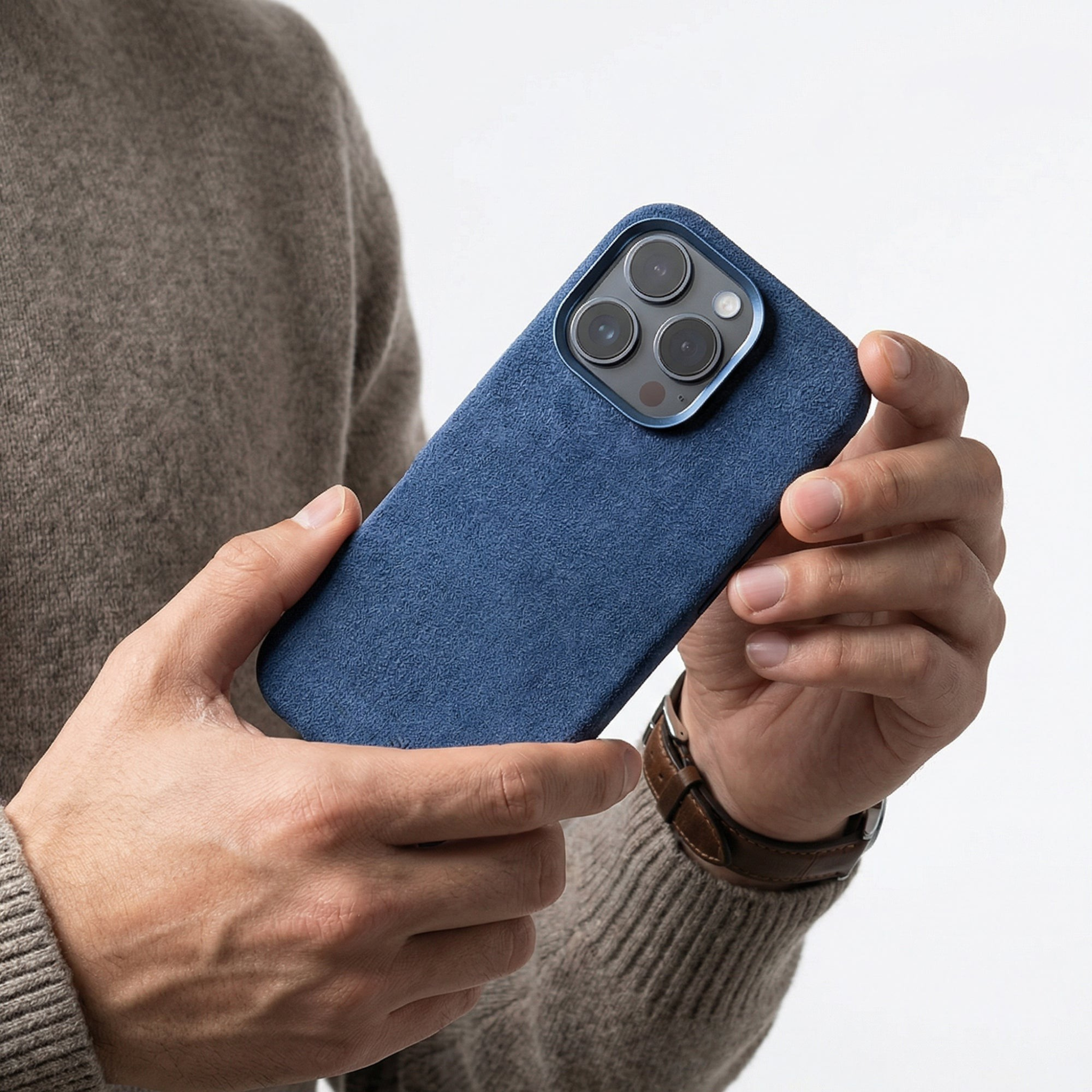 iPhone 16 Pro Max - Coque Alcantara - Bleu océan