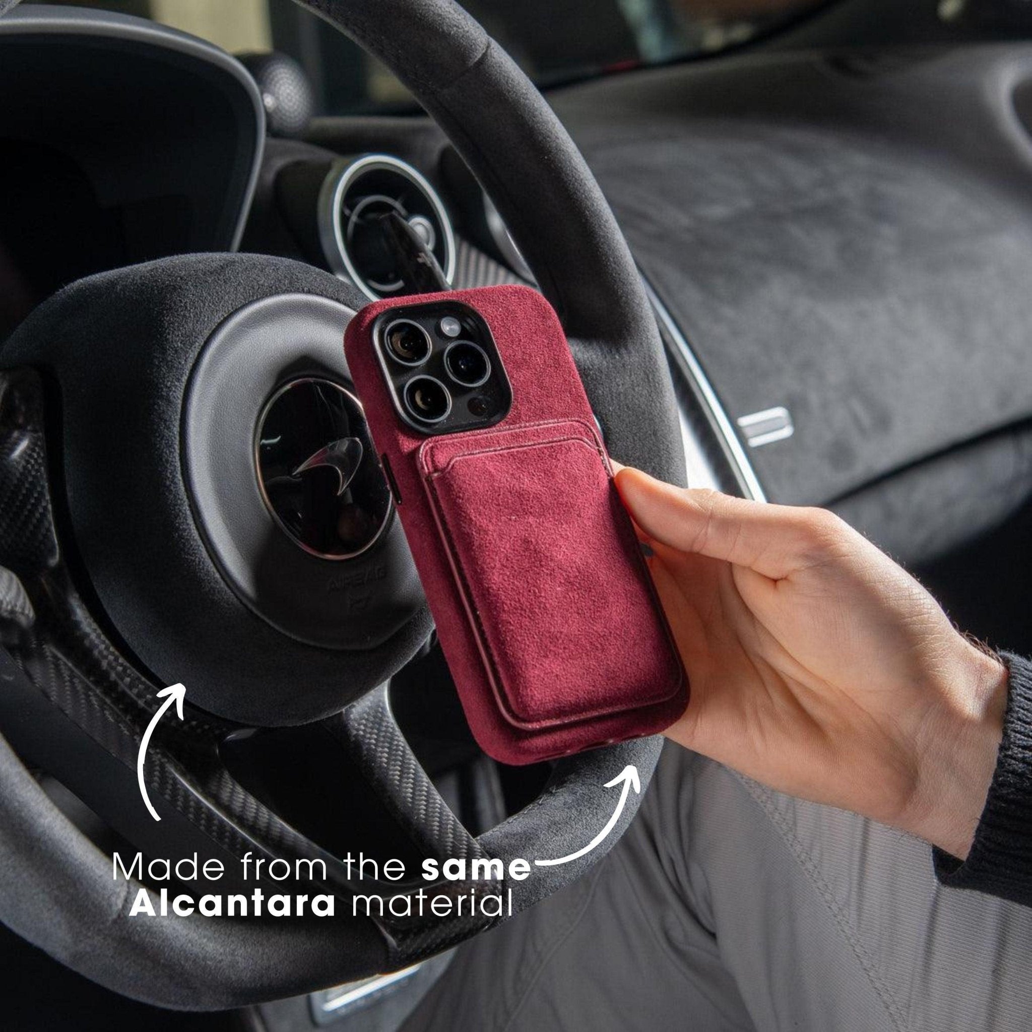 iPhone 15 - Coque en Alcantara - Rouge bordeaux