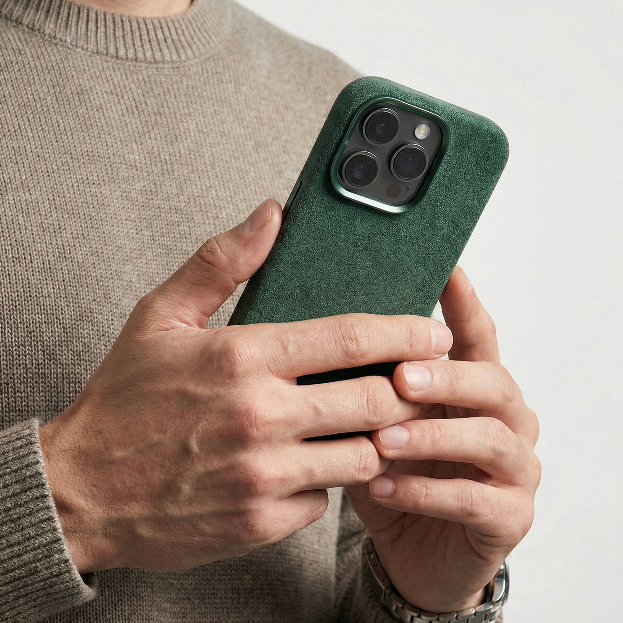 iPhone 16 Pro Max - Coque en Alcantara - Vert Minuit