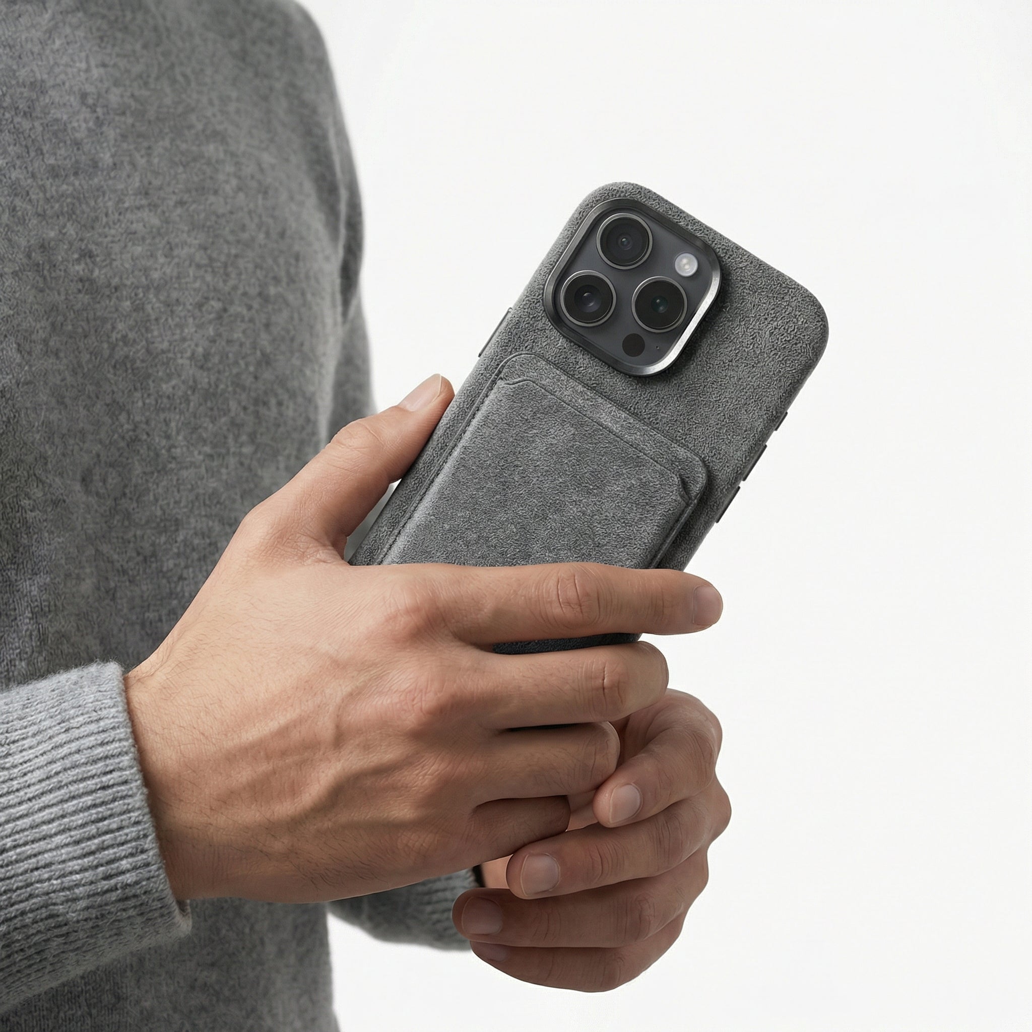 iPhone 16 Pro Max - Coque Alcantara - Gris Nardo