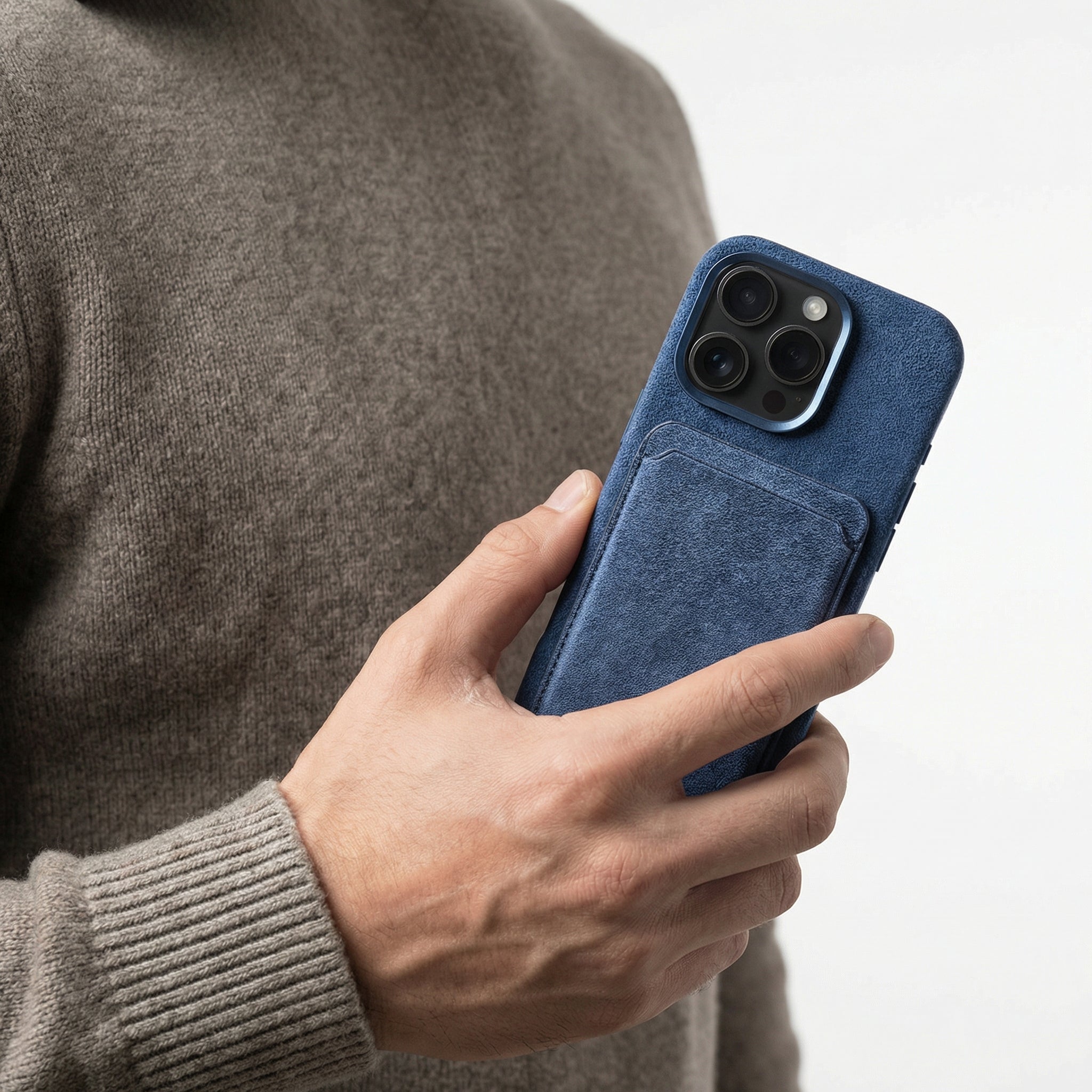 iPhone 16 Pro - Coque en Alcantara - Bleu océan